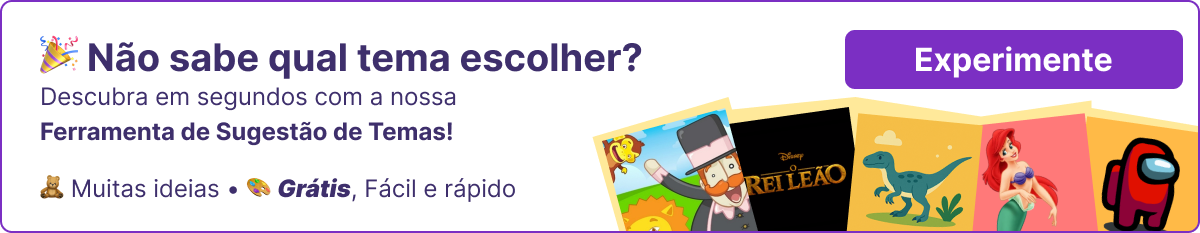 Festa de aniversário infantil acontecendo no quintal de uma casa